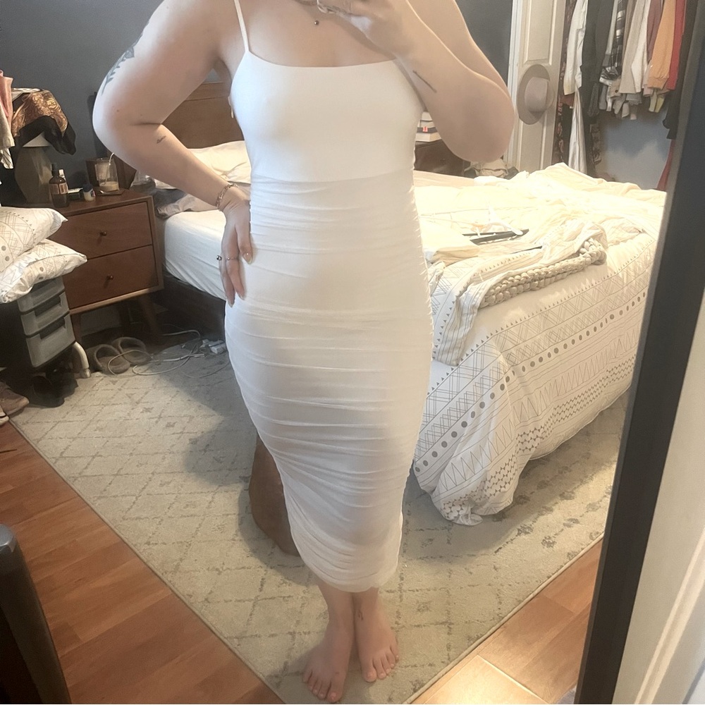 LIKE NEW Showpo. ruched bodycon dress